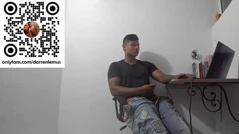 Snapshot of darren_lemus chatting on 10/01/25, 10:49 Darren lemus online show from 10/01/25, 10:49