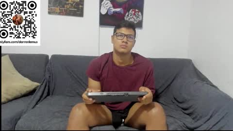 Snapshot of darren_lemus chatting on 10/20/25, 06:47 Darren lemus online show from 10/20/25, 06:47