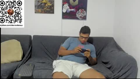 Snapshot of darren_lemus chatting on 10/22/25, 05:08 Darren lemus online show from 10/22/25, 05:08