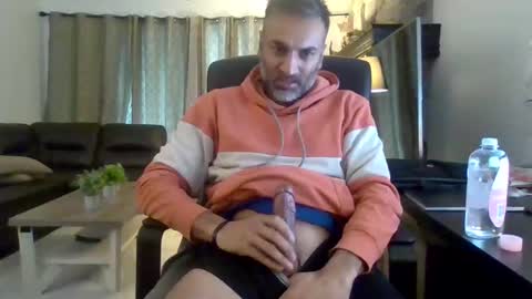 Snapshot of darryl43321 chatting on 12/19/25, 06:26 darryl43321 online show from 12/19/25, 06:26