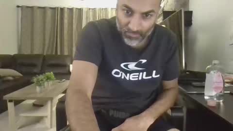 Snapshot of darryl43321 chatting on 12/21/25, 01:02 darryl43321 online show from 12/21/25, 01:02