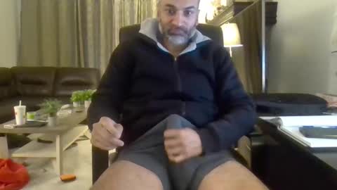 Snapshot of darryl43321 chatting on 01/12/26, 05:29 darryl43321 online show from 01/12/26, 05:29