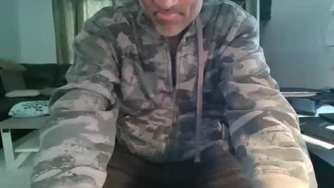 Snapshot of darryl43321 chatting on 04/16/26, 12:22 darryl43321 online show from 04/16/26, 12:22
