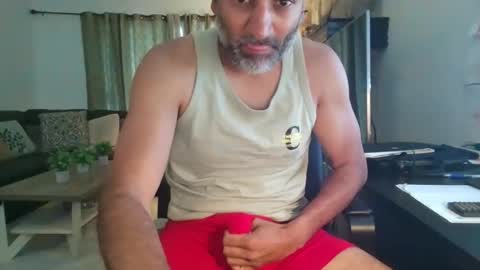 Snapshot of darryl43321 chatting on 05/22/26, 04:23 darryl43321 online show from 05/22/26, 04:23