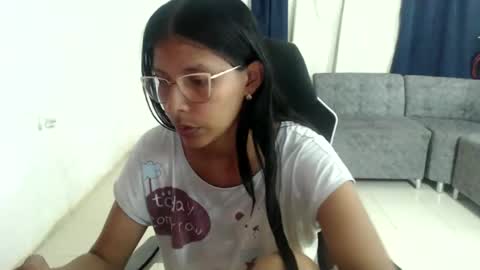Snapshot of darsha_1 chatting on 06/08/26, 01:33 Darsha online show from 06/08/26, 01:33