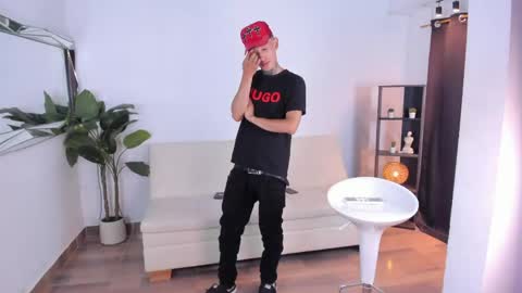 Snapshot of darwin_stark chatting on 05/30/26, 07:49 darwin_stark online show from 05/30/26, 07:49