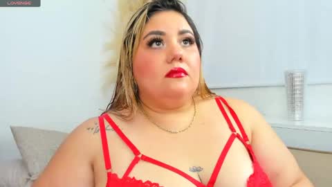 Snapshot of dasha_royale chatting on 05/28/26, 11:24 Dasha online show from 05/28/26, 11:24