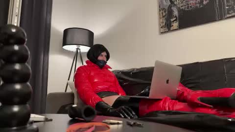Snapshot of dastin85 chatting on 09/15/25, 08:31 Sissy painslut online show from 09/15/25, 08:31
