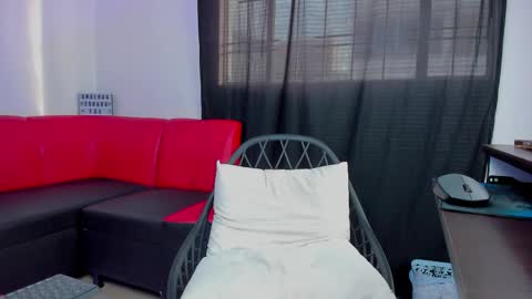 Snapshot of dav_nagel chatting on 09/21/25, 09:49 angel online show from 09/21/25, 09:49