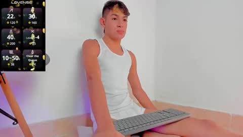 Snapshot of dav_nagel chatting on 10/05/25, 12:20 angel online show from 10/05/25, 12:20