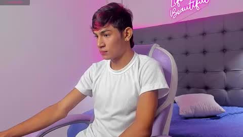 Snapshot of dav_nagel chatting on 12/01/25, 12:21 angel online show from 12/01/25, 12:21