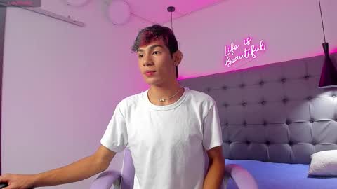 Snapshot of dav_nagel chatting on 12/03/25, 12:25 angel online show from 12/03/25, 12:25