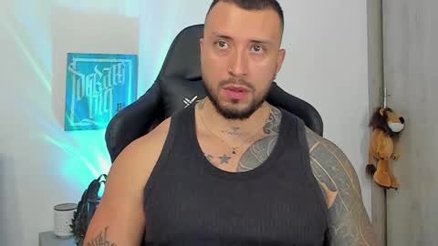 Snapshot of dave_max93 chatting on 09/22/25, 06:43 DAVE MAX online show from 09/22/25, 06:43