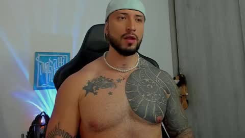 Snapshot of dave_max93 chatting on 10/03/25, 05:21 DAVE MAX online show from 10/03/25, 05:21