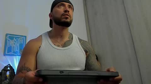 Snapshot of dave_max93 chatting on 10/05/25, 07:34 DAVE MAX online show from 10/05/25, 07:34