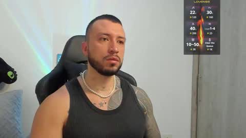 Snapshot of dave_max93 chatting on 10/17/25, 10:18 DAVE MAX online show from 10/17/25, 10:18