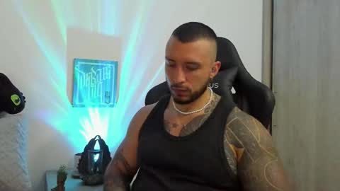 Snapshot of dave_max93 chatting on 10/30/25, 01:40 DAVE MAX online show from 10/30/25, 01:40