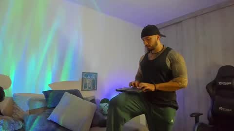 Snapshot of dave_max93 chatting on 11/07/25, 03:50 DAVE MAX online show from 11/07/25, 03:50