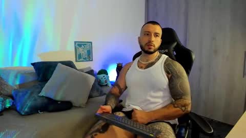 Snapshot of dave_max93 chatting on 11/08/25, 02:56 DAVE MAX online show from 11/08/25, 02:56