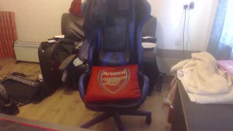 Snapshot of daver281197 chatting on 10/06/25, 07:06 dave online show from 10/06/25, 07:06