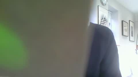 Snapshot of davesmth chatting on 12/16/25, 11:37 Davesmth online show from 12/16/25, 11:37