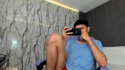 Snapshot of davexxx_ chatting on 06/14/26, 05:09 Dave online show from 06/14/26, 05:09