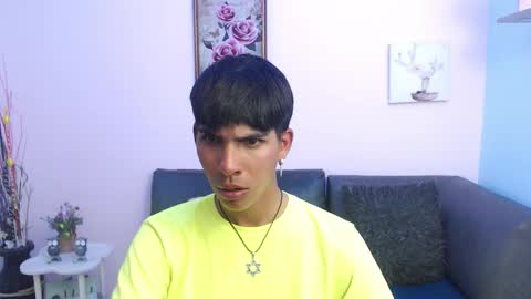 Snapshot of david_925_ chatting on 09/21/25, 03:52 David online show from 09/21/25, 03:52