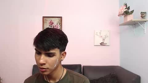 Snapshot of david_925_ chatting on 10/14/25, 04:57 David online show from 10/14/25, 04:57