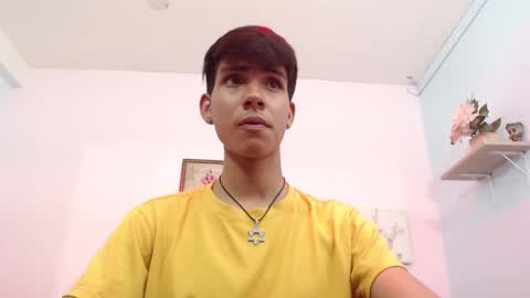 Snapshot of david_925_ chatting on 10/28/25, 03:32 David online show from 10/28/25, 03:32