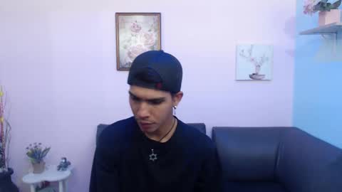 Snapshot of david_925_ chatting on 11/02/25, 02:08 David online show from 11/02/25, 02:08