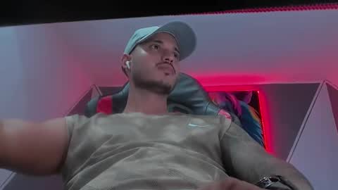 Snapshot of david__ox chatting on 10/02/25, 03:57 david__ox online show from 10/02/25, 03:57