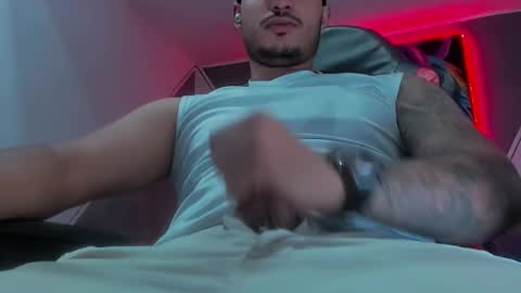 Snapshot of david__ox chatting on 11/16/25, 11:32 david__ox online show from 11/16/25, 11:32