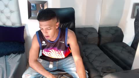 Snapshot of david_bandercock chatting on 12/22/24, 11:11 david_bandercock online show from 12/22/24, 11:11