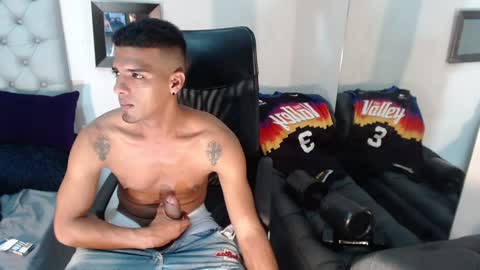 Snapshot of david_bandercock chatting on 12/22/24, 02:16 david_bandercock online show from 12/22/24, 02:16