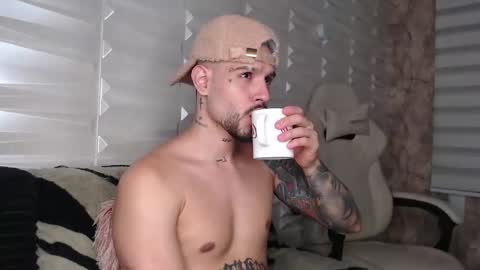 David col11 online show from 11/18/25, 02:28