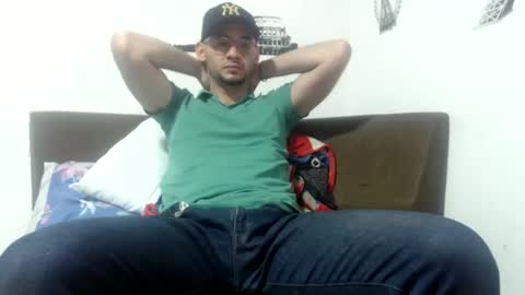 Snapshot of david_hot12 chatting on 01/22/25, 03:52 david online show from 01/22/25, 03:52