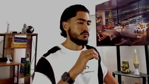 Hey im David that loves to explore and speak their fantasies. Very open talktative and nice. Feel free to chat with me online show from 12/01/24, 04:29