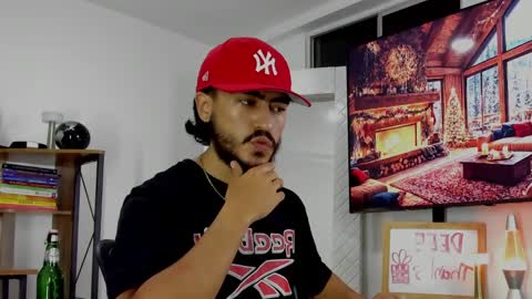 Hey im David that loves to explore and speak their fantasies. Very open talktative and nice. Feel free to chat with me online show from 12/11/24, 02:41