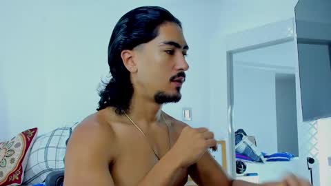 Snapshot of david_johnson372 chatting on 09/16/25, 10:27 Hey im David that loves to explore and speak their fantasies. Very open talktative and nice. Feel free to chat with me online show from 09/16/25, 10:27