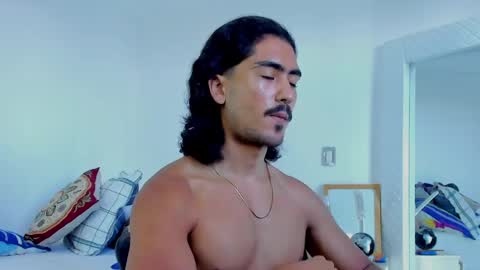 Snapshot of david_johnson372 chatting on 09/29/25, 01:27 Hey im David that loves to explore and speak their fantasies. Very open talktative and nice. Feel free to chat with me online show from 09/29/25, 01:27