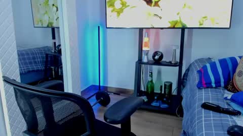 Hey im David that loves to explore and speak their fantasies. Very open talktative and nice. Feel free to chat with me online show from 06/13/26, 10:57