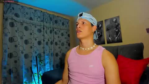 Snapshot of david_neill chatting on 12/16/25, 09:09 David Neill online show from 12/16/25, 09:09