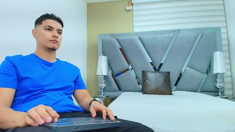 david_victoriaa online show from 04/18/26, 01:04