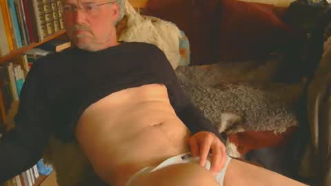 Snapshot of davidbo_no1 chatting on 09/17/25, 06:37 David online show from 09/17/25, 06:37