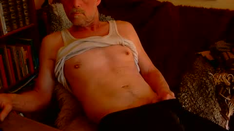 Snapshot of davidbo_no1 chatting on 04/20/26, 10:18 David online show from 04/20/26, 10:18