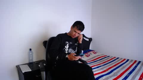 Snapshot of davidkaloc chatting on 10/20/25, 04:29 David online show from 10/20/25, 04:29