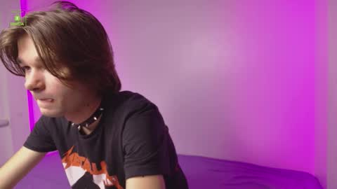 Snapshot of davidleatherhoff chatting on 11/22/25, 03:33 DAVID online show from 11/22/25, 03:33