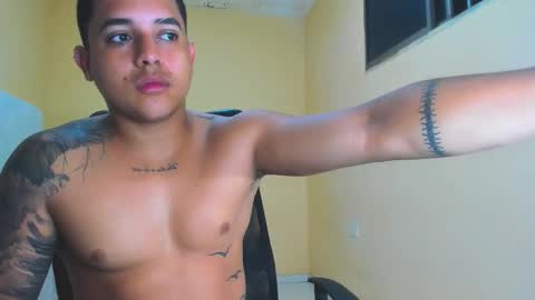 Snapshot of davidlenonn_ chatting on 10/13/25, 09:53 Lennon online show from 10/13/25, 09:53