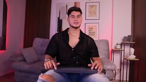 Snapshot of davies_brown chatting on 09/18/25, 08:44 Davies brown schedule 12pm to 5pm col time online show from 09/18/25, 08:44