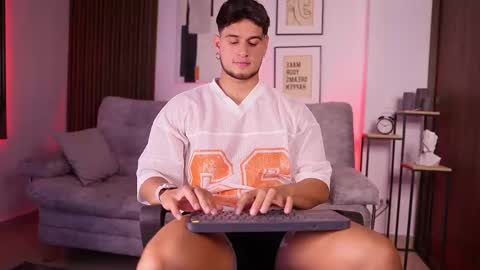 Snapshot of davies_brown chatting on 09/21/25, 09:16 Davies brown schedule 12pm to 5pm col time online show from 09/21/25, 09:16